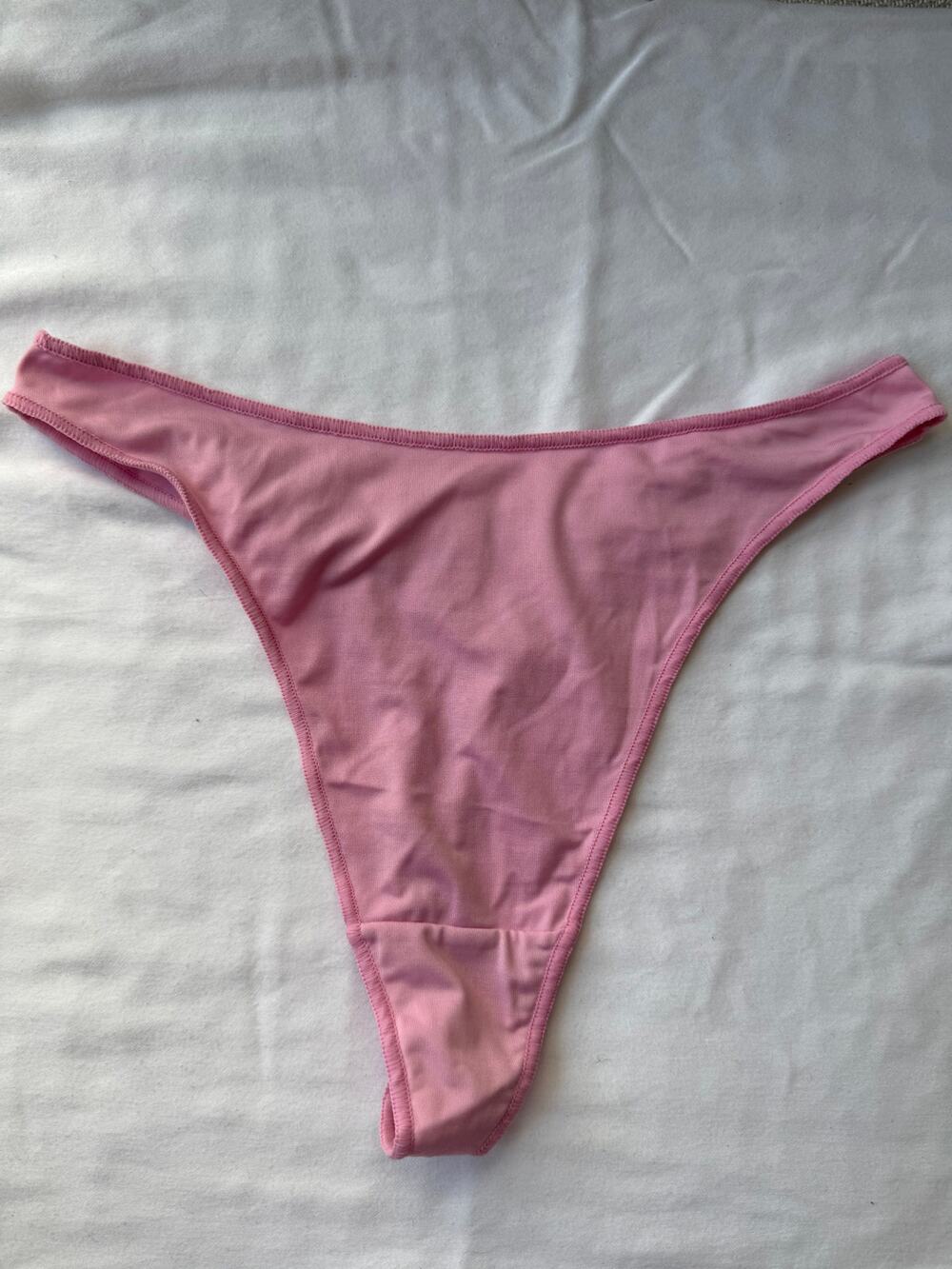 NWOT Vintage Victoria’s Secret Pink Second Skin Thong G-String L